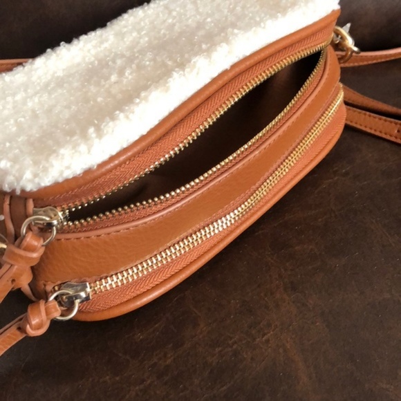 Sherpa/Faux-Leather Camera Bag - Picture 6 of 6